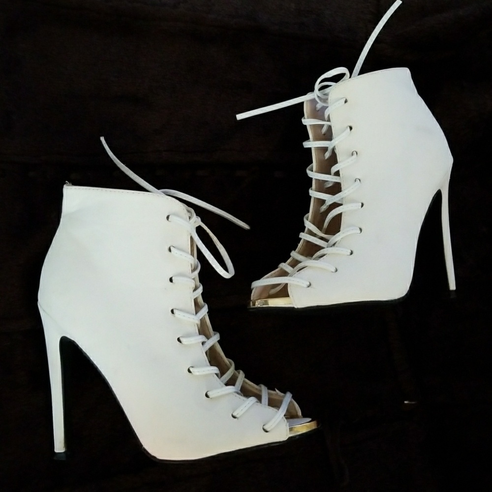 Skater style booties size 5.5
